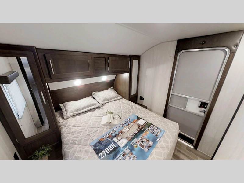Cherokee Grey Wolf travel trailer bedroom