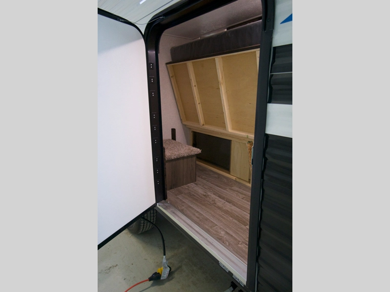 Clipper Ultra Lite travel trailer side door